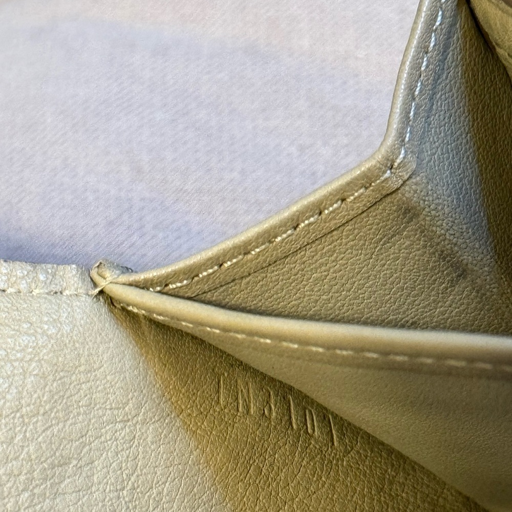 Louis Vuitton portefeuille iris mahina taupe Wallet- - Picture 11 of 13